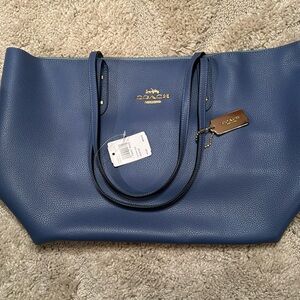 Coach tote NWT